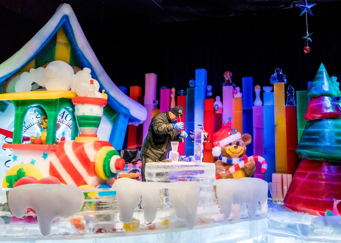 【半裸出镜,半裸是什么意思解释】