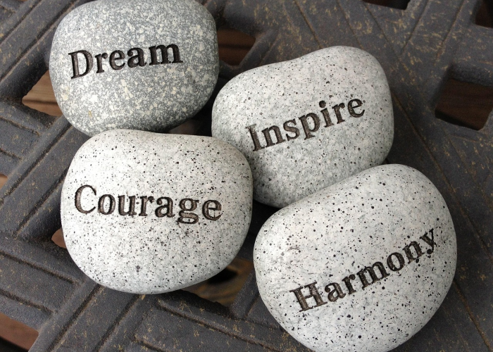 14+84例背后的中原坚守，微光成炬的防疫长城如精密齿轮般无声运转