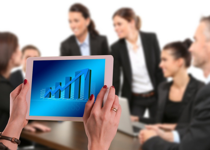 ⬇️ 国际金银大幅收涨 COMEX白银期货涨8.61%