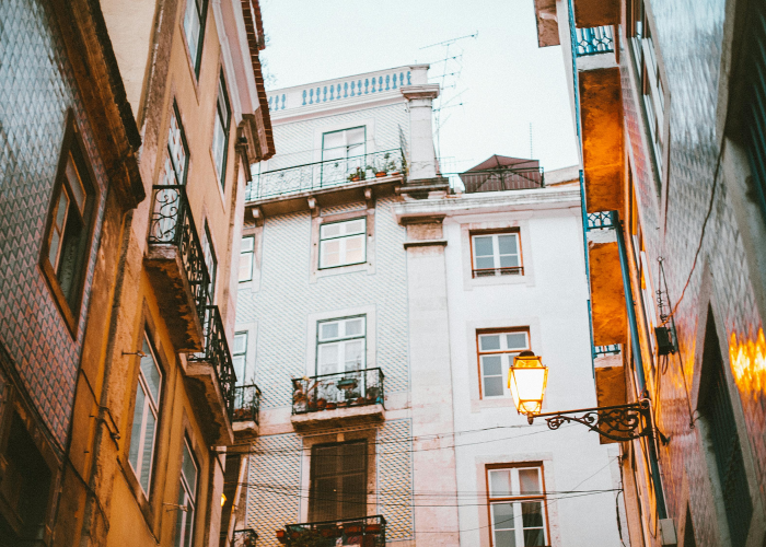 【用姜泡脚的功效与作用,冬天用姜泡脚的功效与作用】