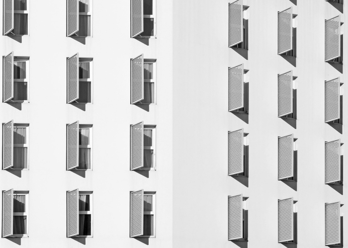 11例背后的微光：个体轨迹与防疫长城的对话，如精密网格的公共健康守护